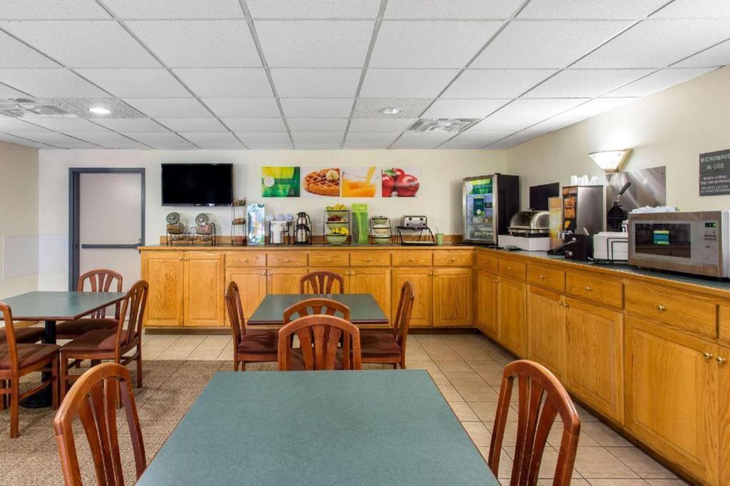 Quality Inn Surfside Beach Экстерьер фото