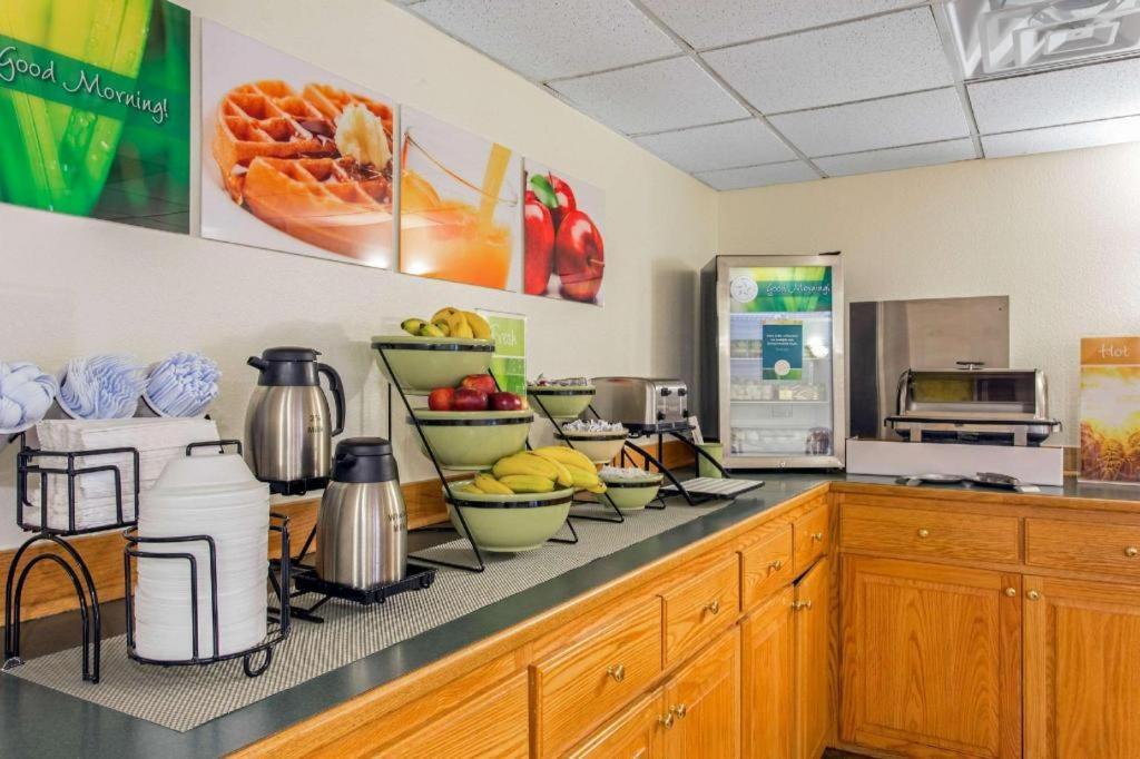 Quality Inn Surfside Beach Экстерьер фото